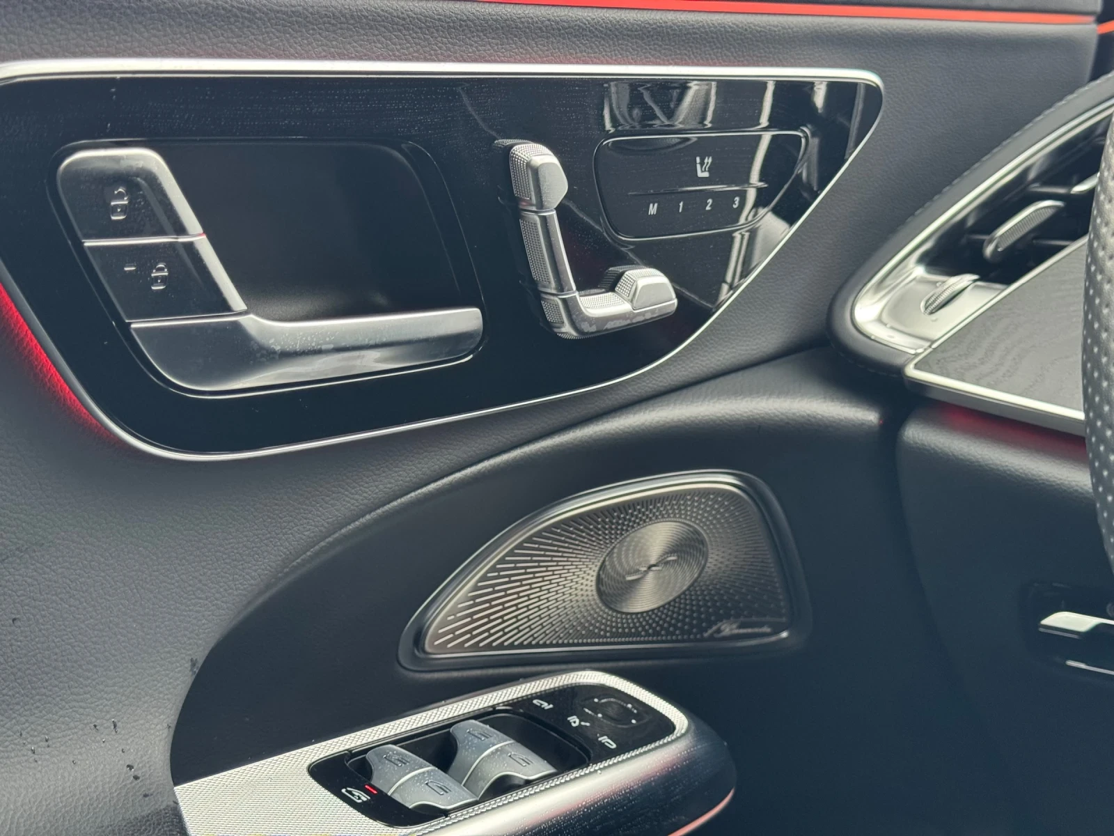 Mercedes-Benz E 300 de* AMG* PLUG IN * BURMESTER* 360* * NIGHT PACK*  - изображение 7