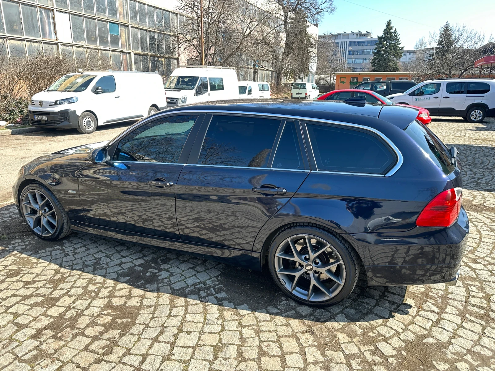 BMW 330, снимка 7 - Автомобили и джипове - 53745183