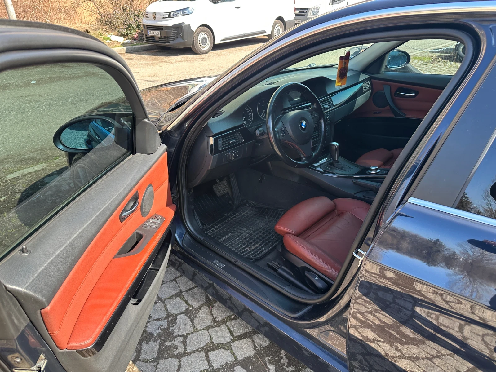 BMW 330, снимка 10 - Автомобили и джипове - 53745183