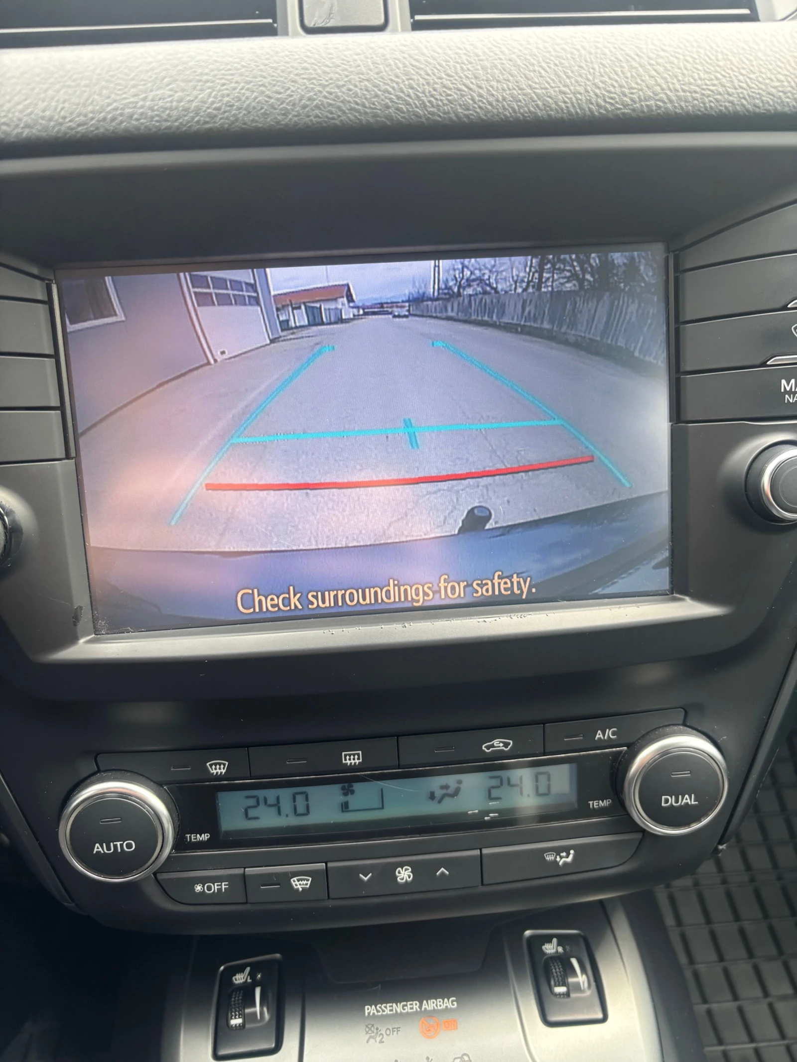 Toyota Avensis 1.8 Executive, снимка 9 - Автомобили и джипове - 53965084