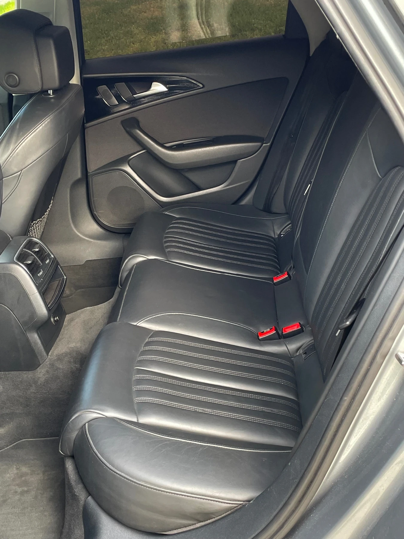 Audi A6 2.0TDI, S-LINE, Ръчка, LED, KEYLESS * ОБСЛУЖЕНА!!!, снимка 9 - Автомобили и джипове - 54158915