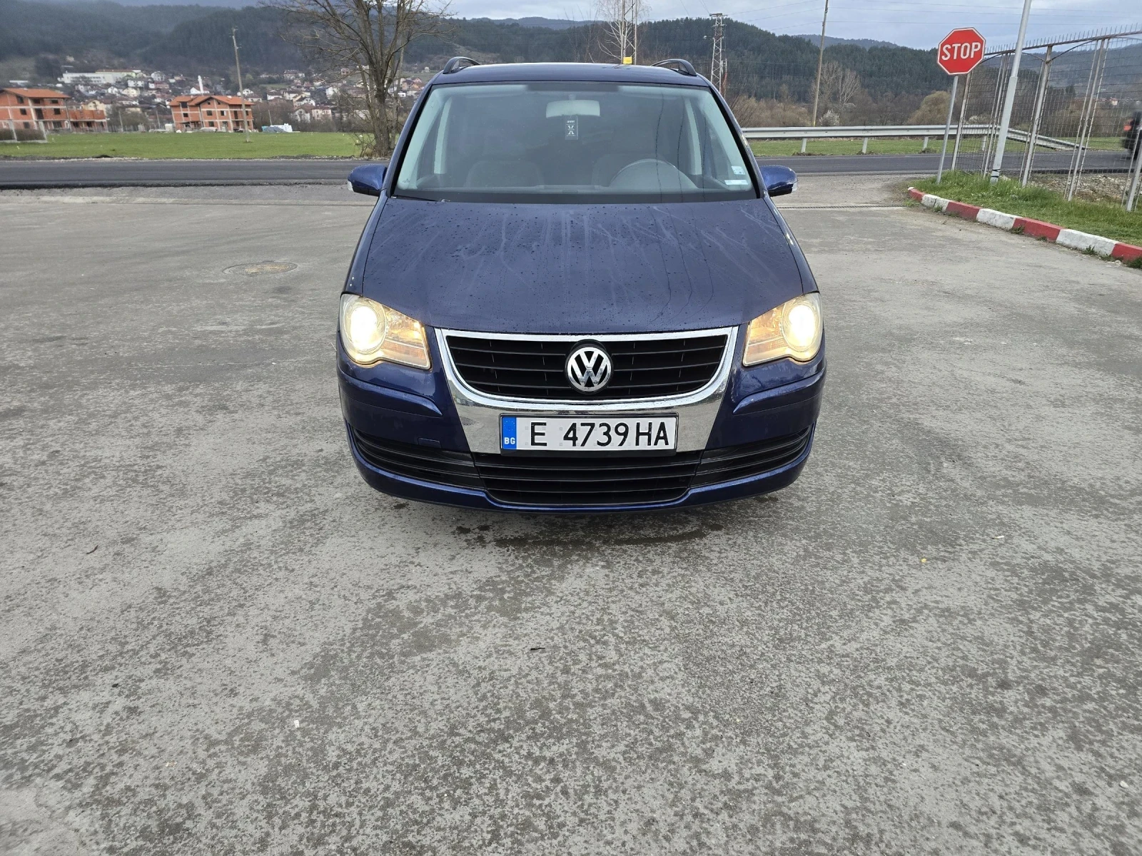 VW Touran 1.9 TDI 105кс. 6 ск., снимка 2 - Автомобили и джипове - 54459643