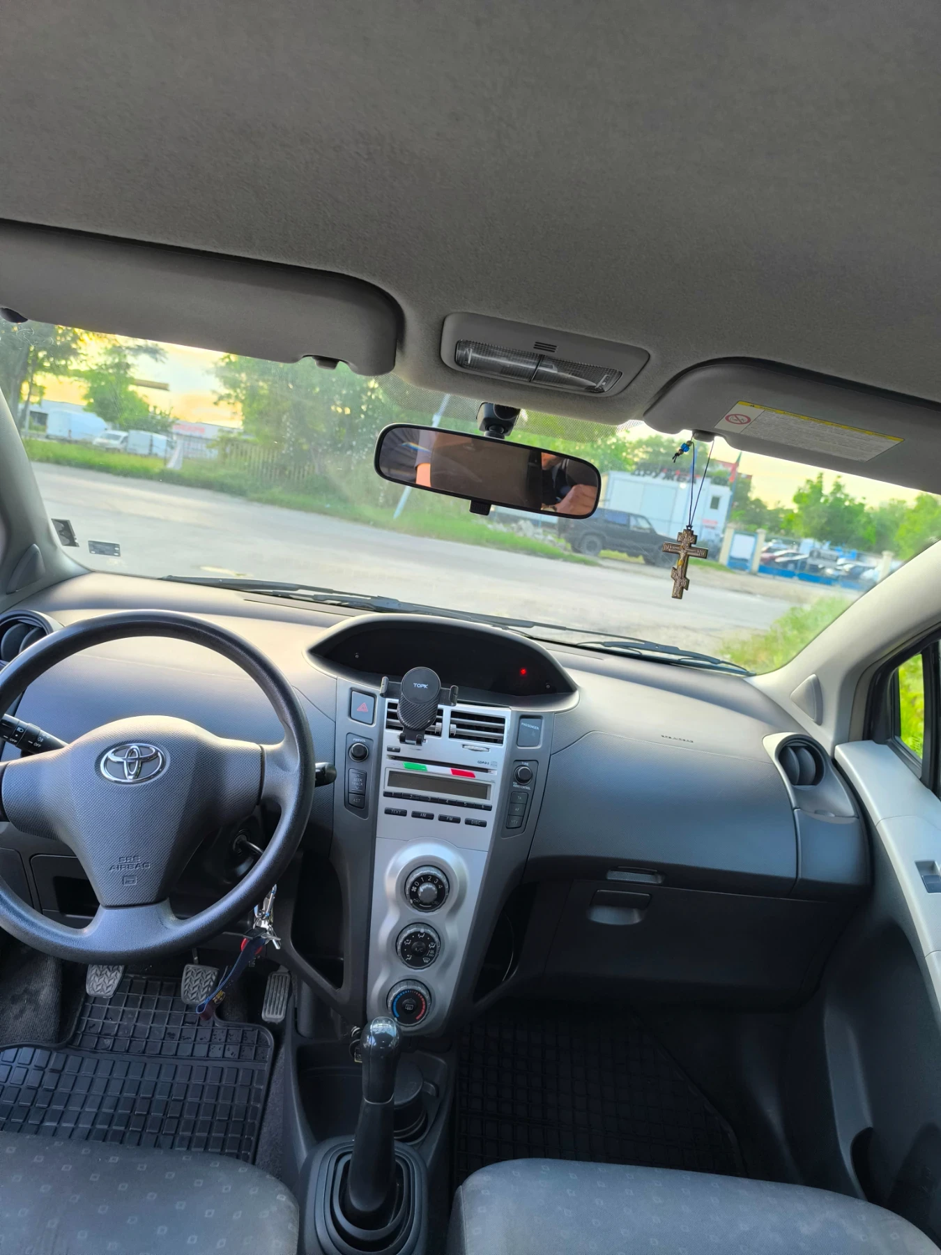 Toyota Yaris, снимка 12 - Автомобили и джипове - 54568358