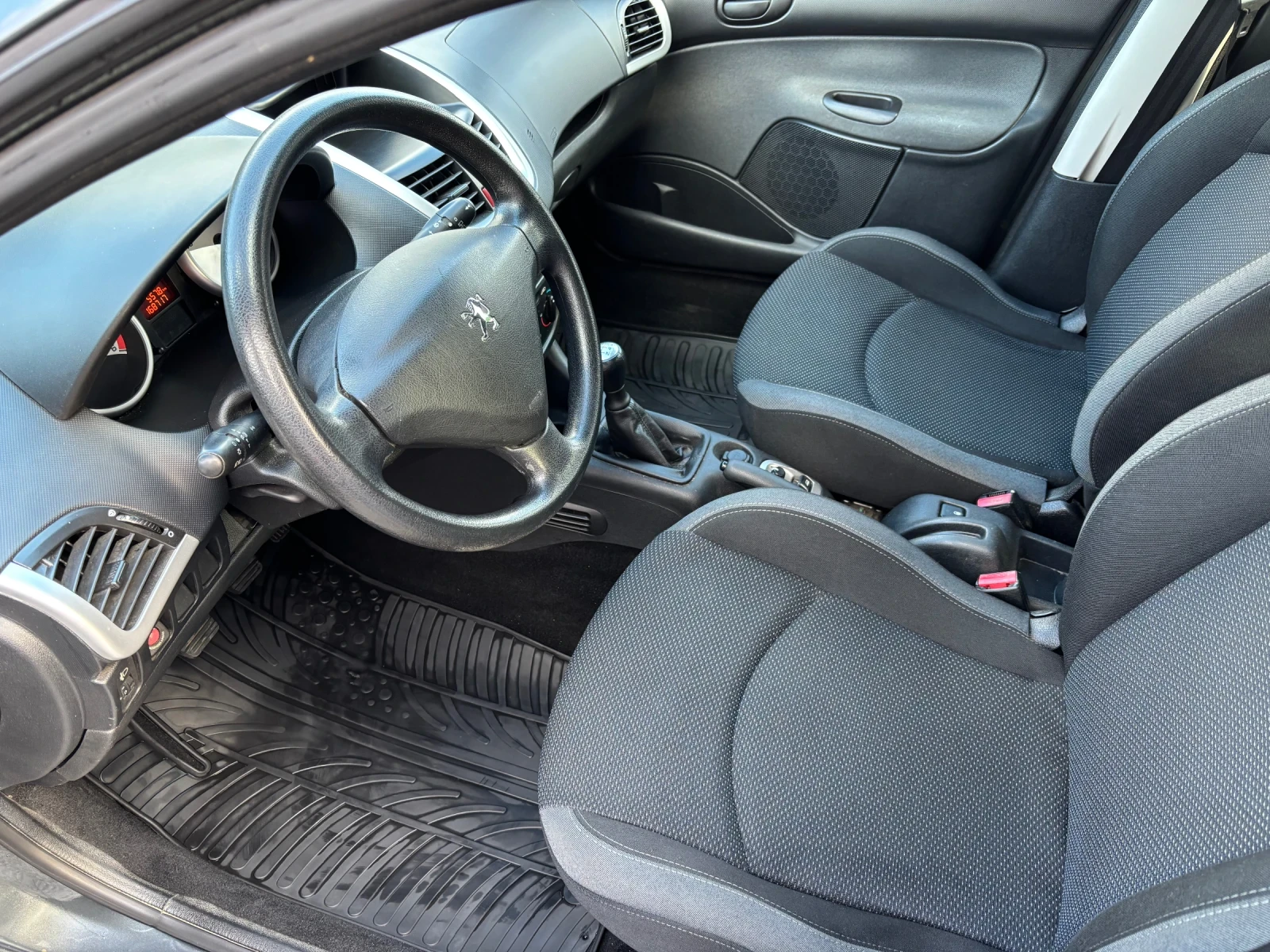Peugeot 206 PLUS 1.4 HDI 70 к.с, снимка 9 - Автомобили и джипове - 54653644