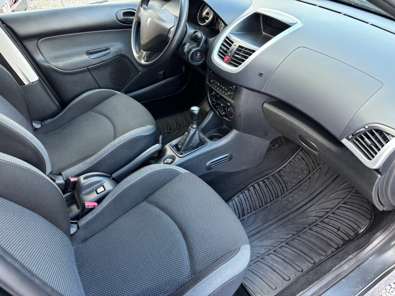 Peugeot 206 PLUS 1.4 HDI 70 к.с, снимка 10 - Автомобили и джипове - 54653644