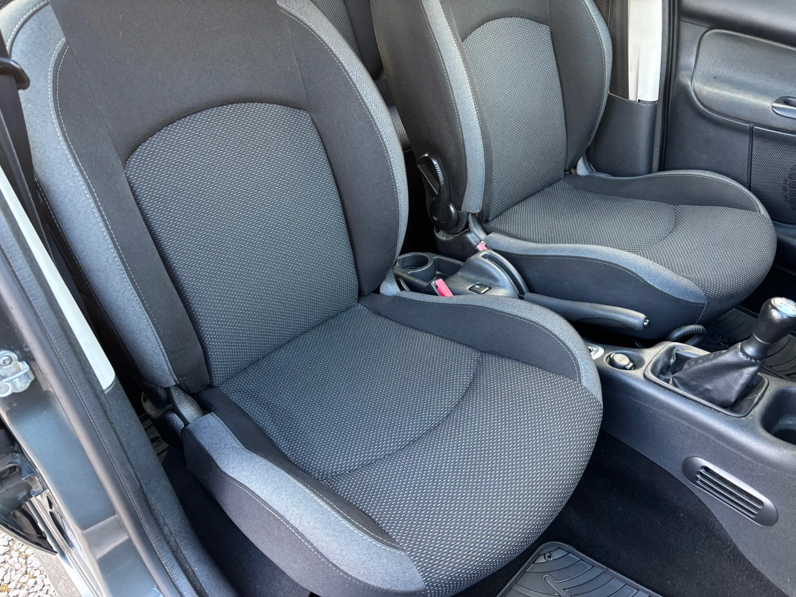 Peugeot 206 PLUS 1.4 HDI 70 к.с, снимка 15 - Автомобили и джипове - 54653644