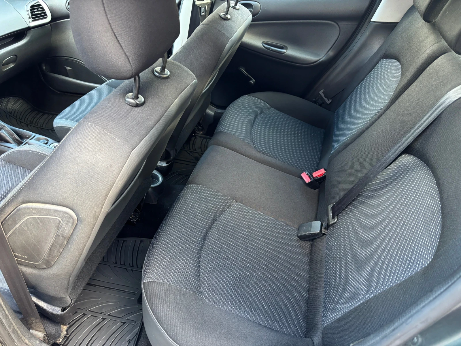 Peugeot 206 PLUS 1.4 HDI 70 к.с, снимка 11 - Автомобили и джипове - 54653644