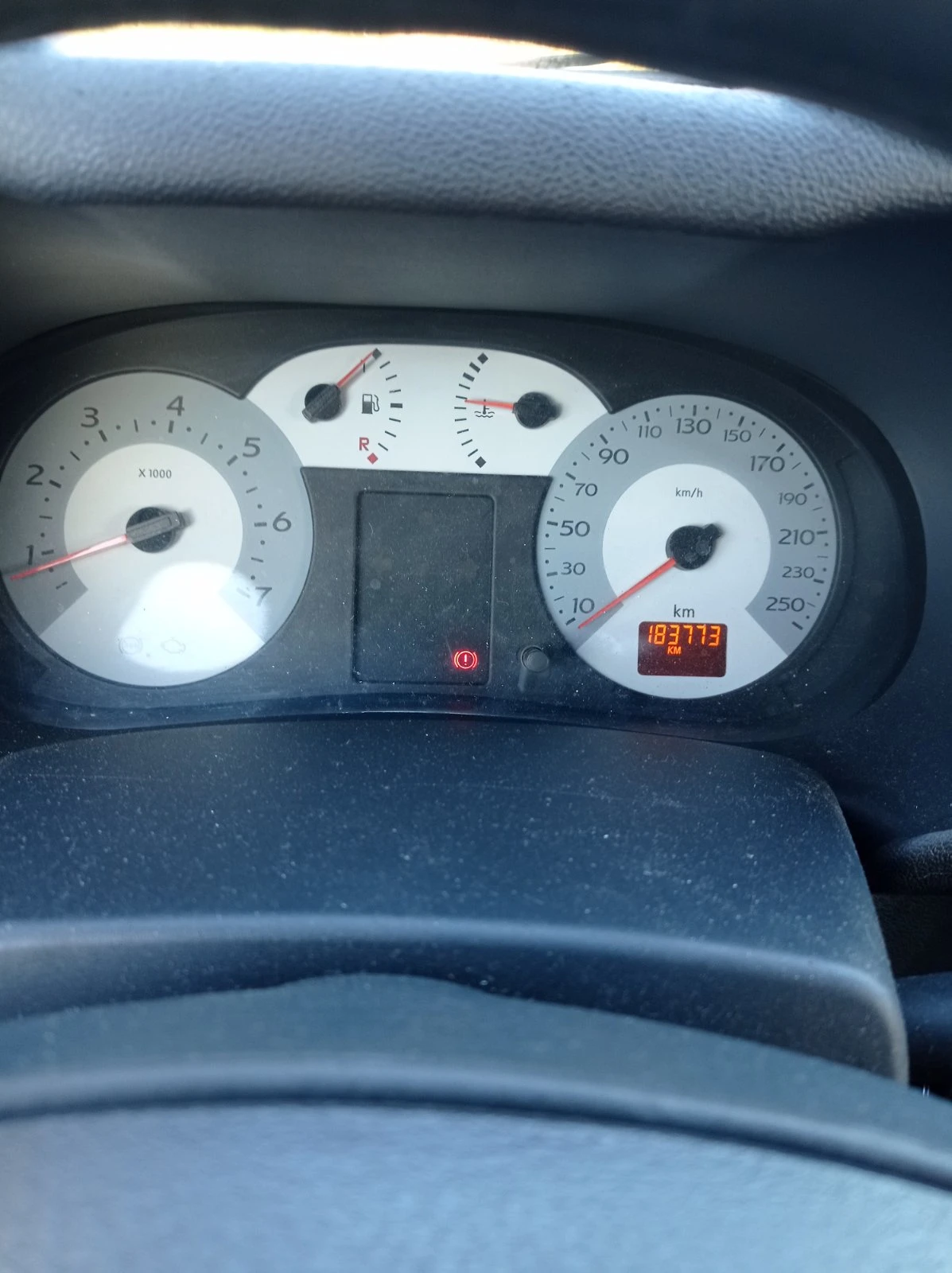 Renault Symbol, снимка 2 - Автомобили и джипове - 54718728