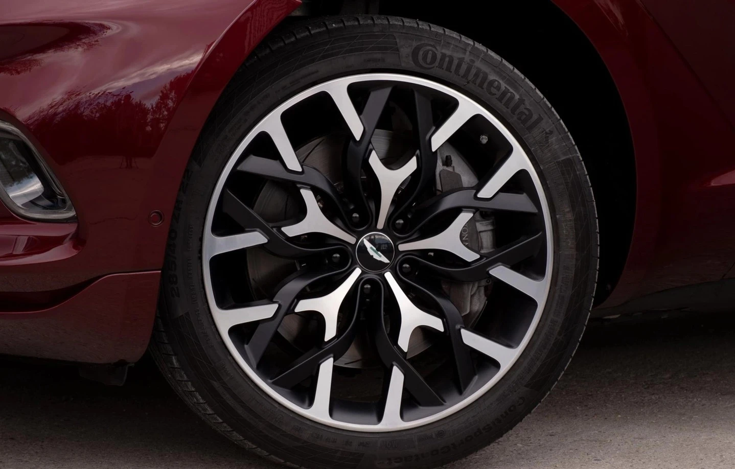 Aston Martin DBX V8 4.0 , снимка 3 - Автомобили и джипове - 54909862