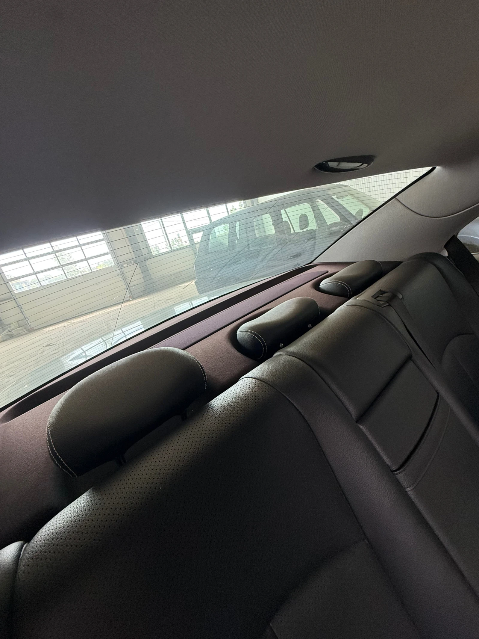 Mercedes-Benz E 320, снимка 11 - Автомобили и джипове - 55191761