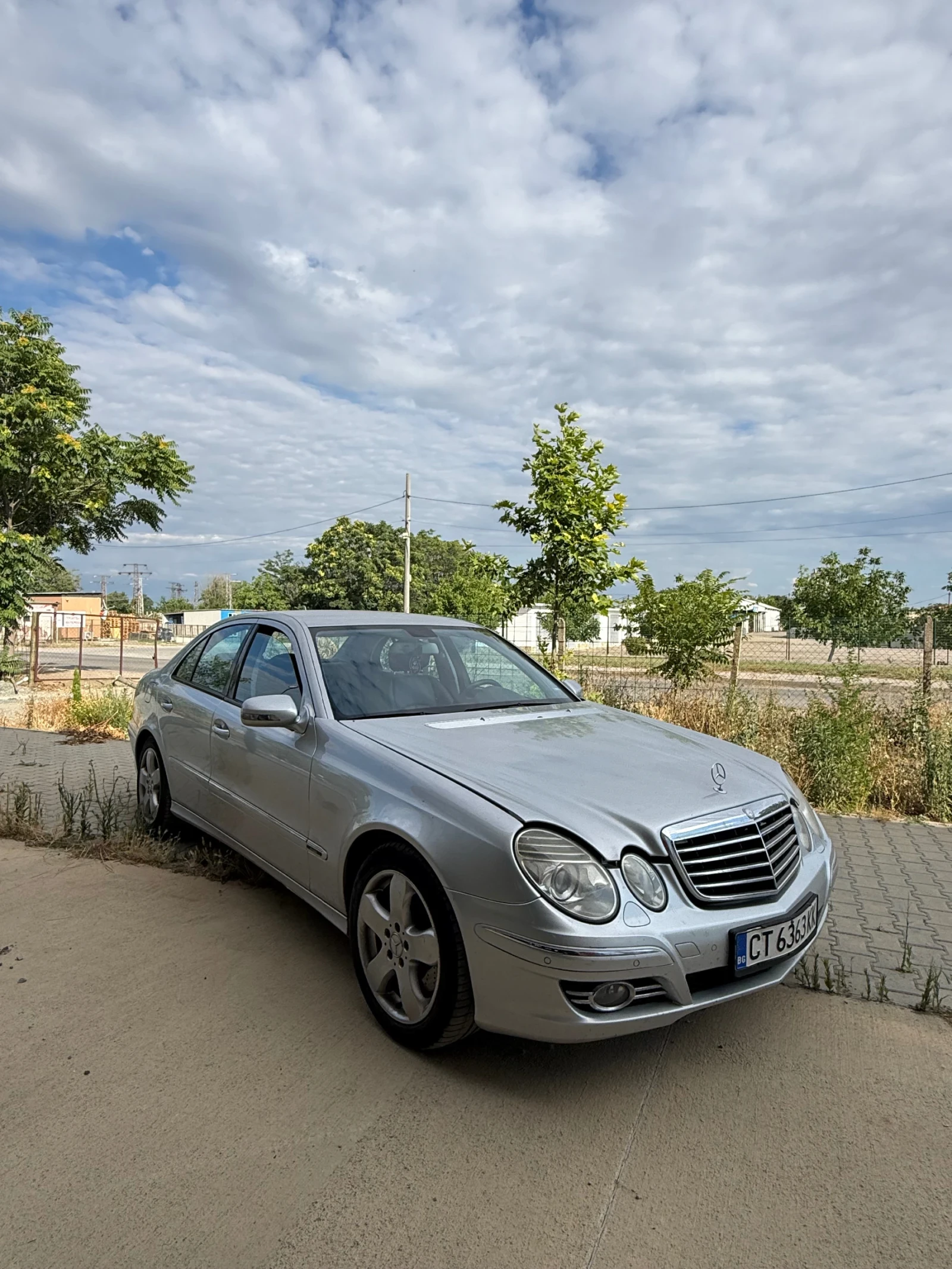 Mercedes-Benz E 320, снимка 2 - Автомобили и джипове - 55191761