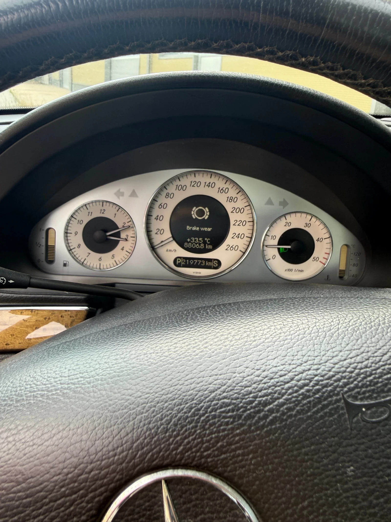 Mercedes-Benz E 320, снимка 9 - Автомобили и джипове - 55191761