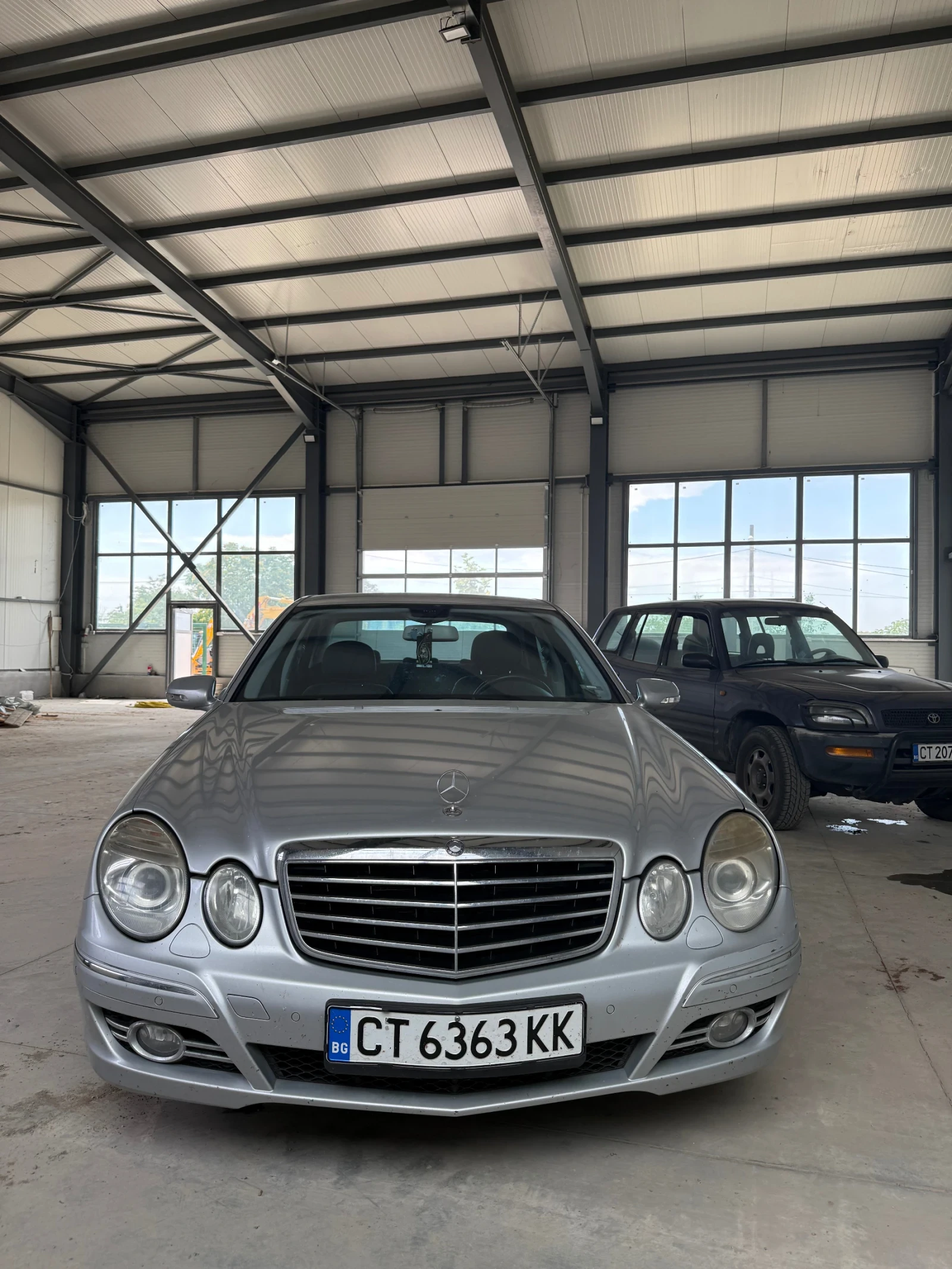 Mercedes-Benz E 320, снимка 3 - Автомобили и джипове - 55191761