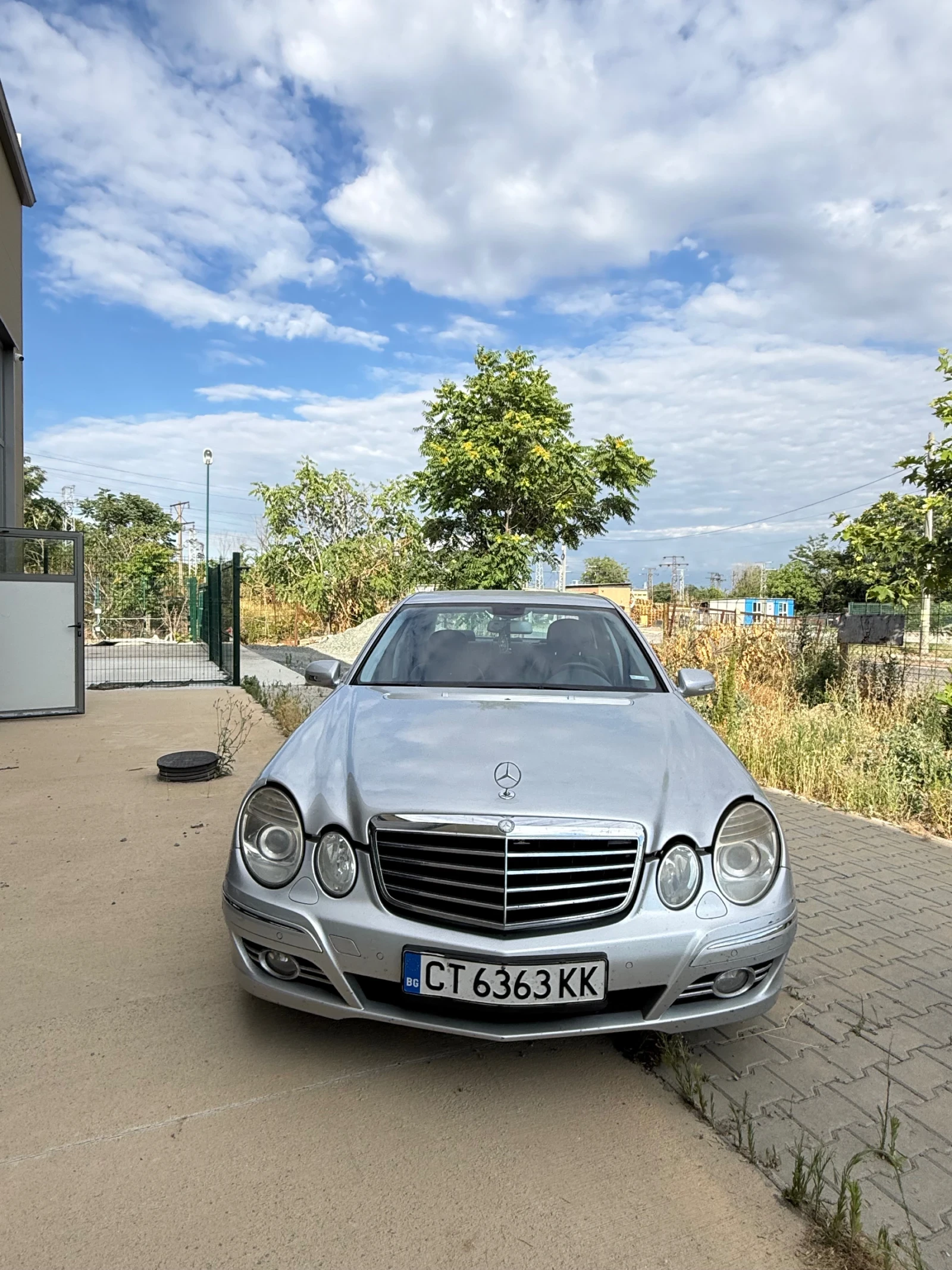 Mercedes-Benz E 320, снимка 3 - Автомобили и джипове - 55191761