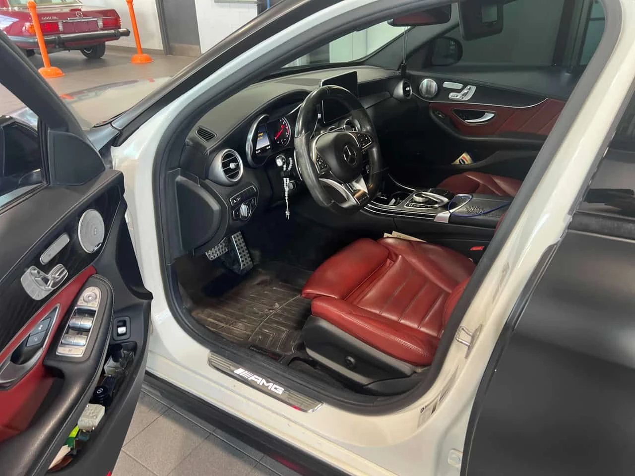 Mercedes-Benz C 43 AMG * CARFAX * ЦЕНА ДО БГ, снимка 6 - Автомобили и джипове - 55628805