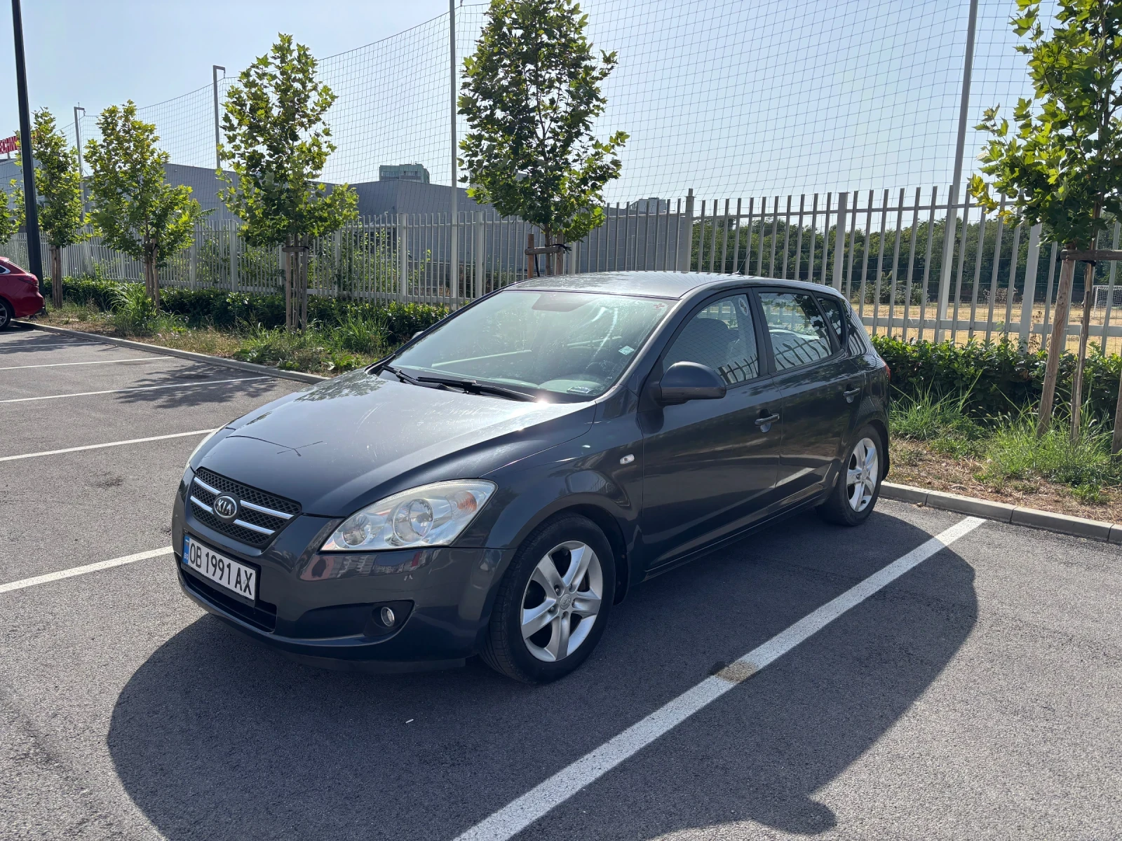 Kia Ceed 1.6 CRDI, снимка 2 - Автомобили и джипове - 55859897