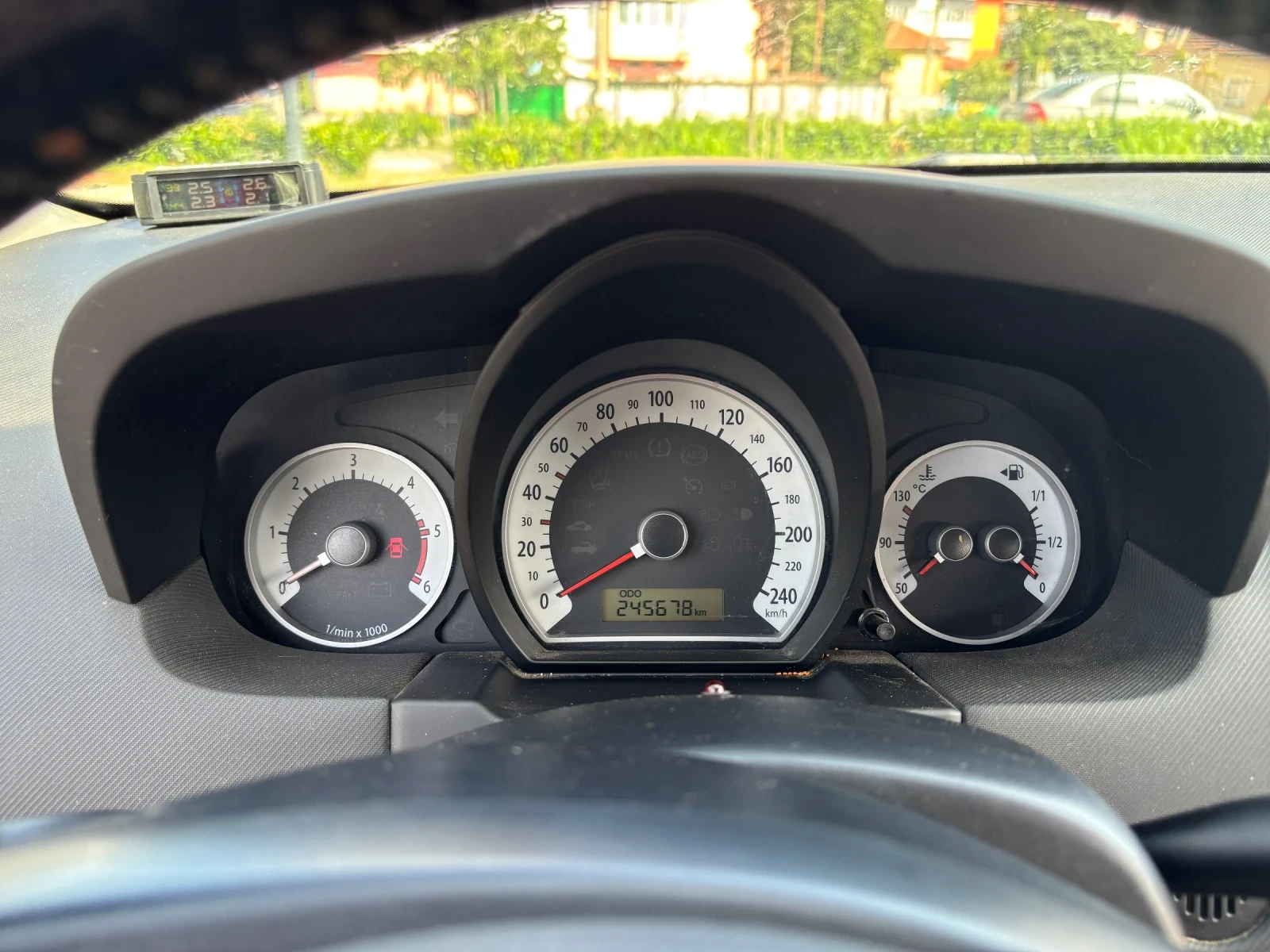 Kia Ceed 1.6 CRDI, снимка 5 - Автомобили и джипове - 55859897
