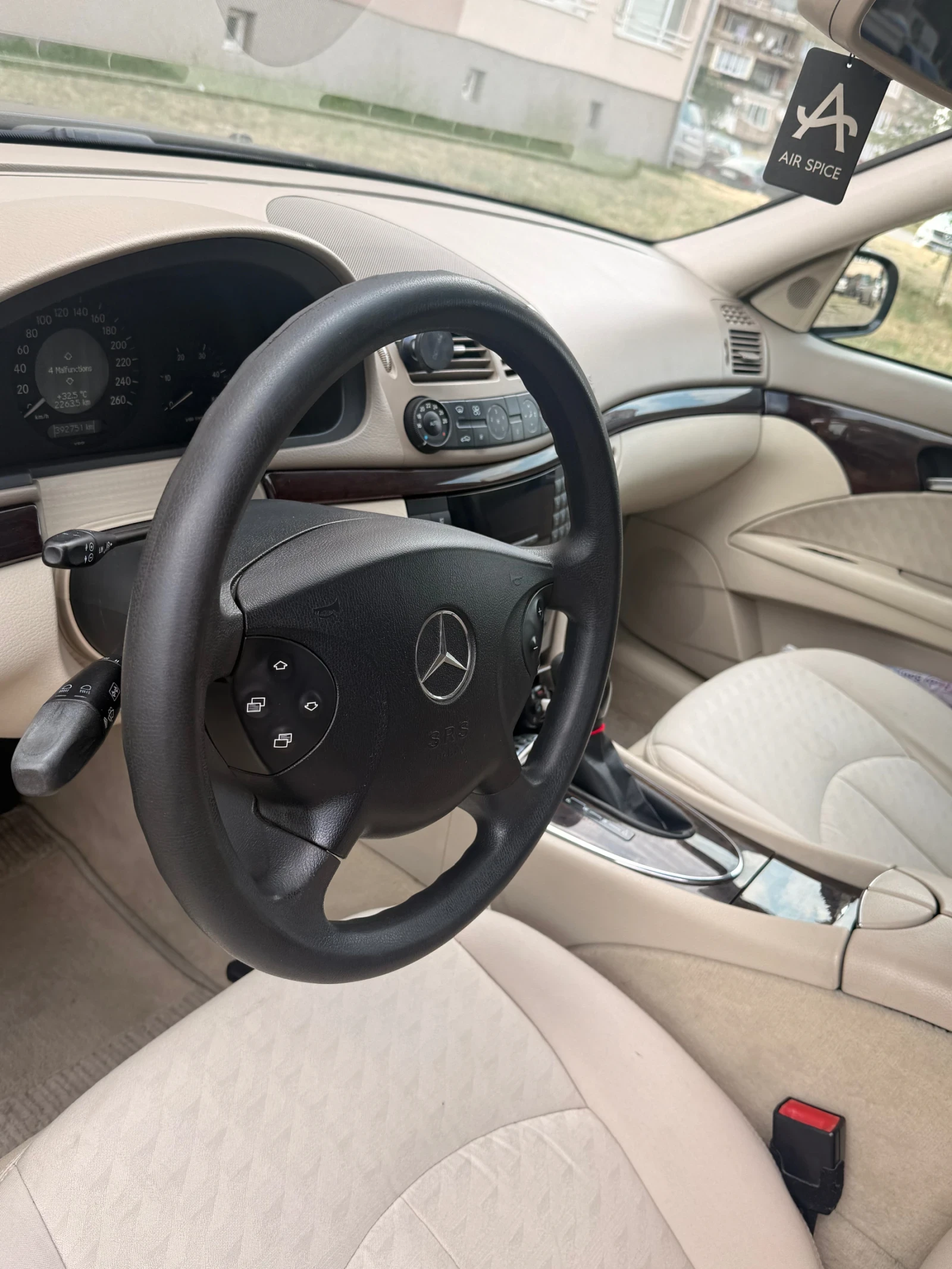 Mercedes-Benz E 200 2.2cdi, снимка 5 - Автомобили и джипове - 56375687