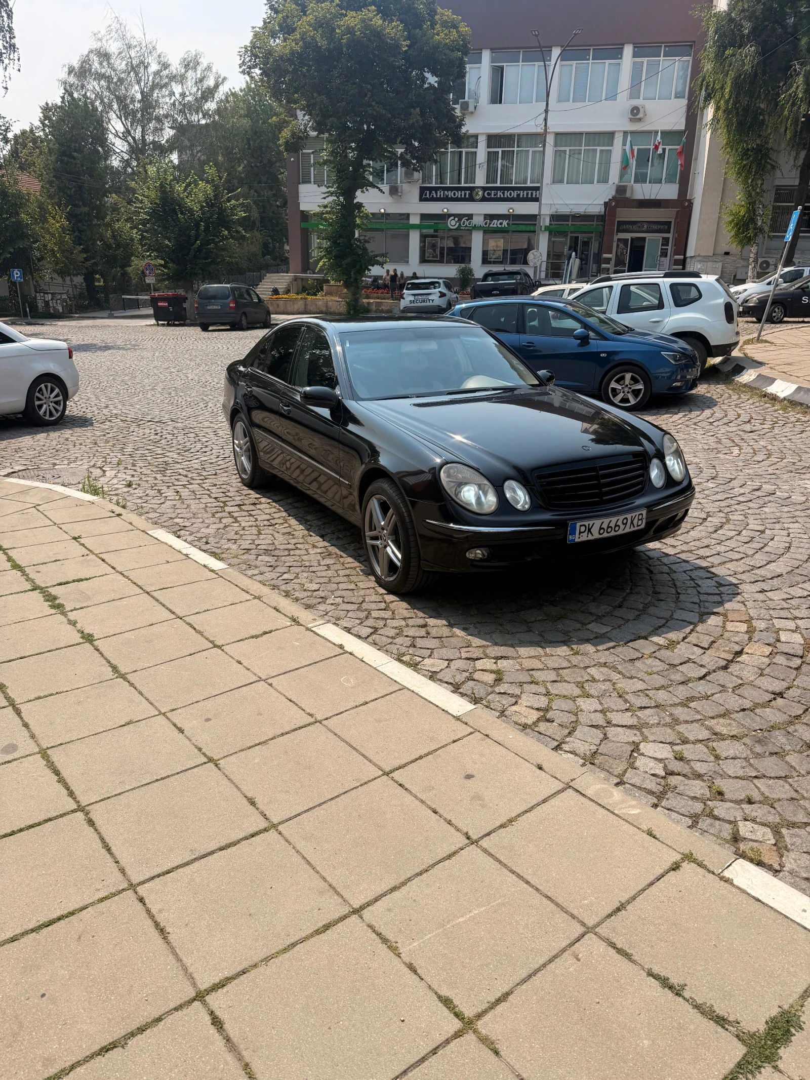 Mercedes-Benz E 200 2.2cdi, снимка 10 - Автомобили и джипове - 56375687