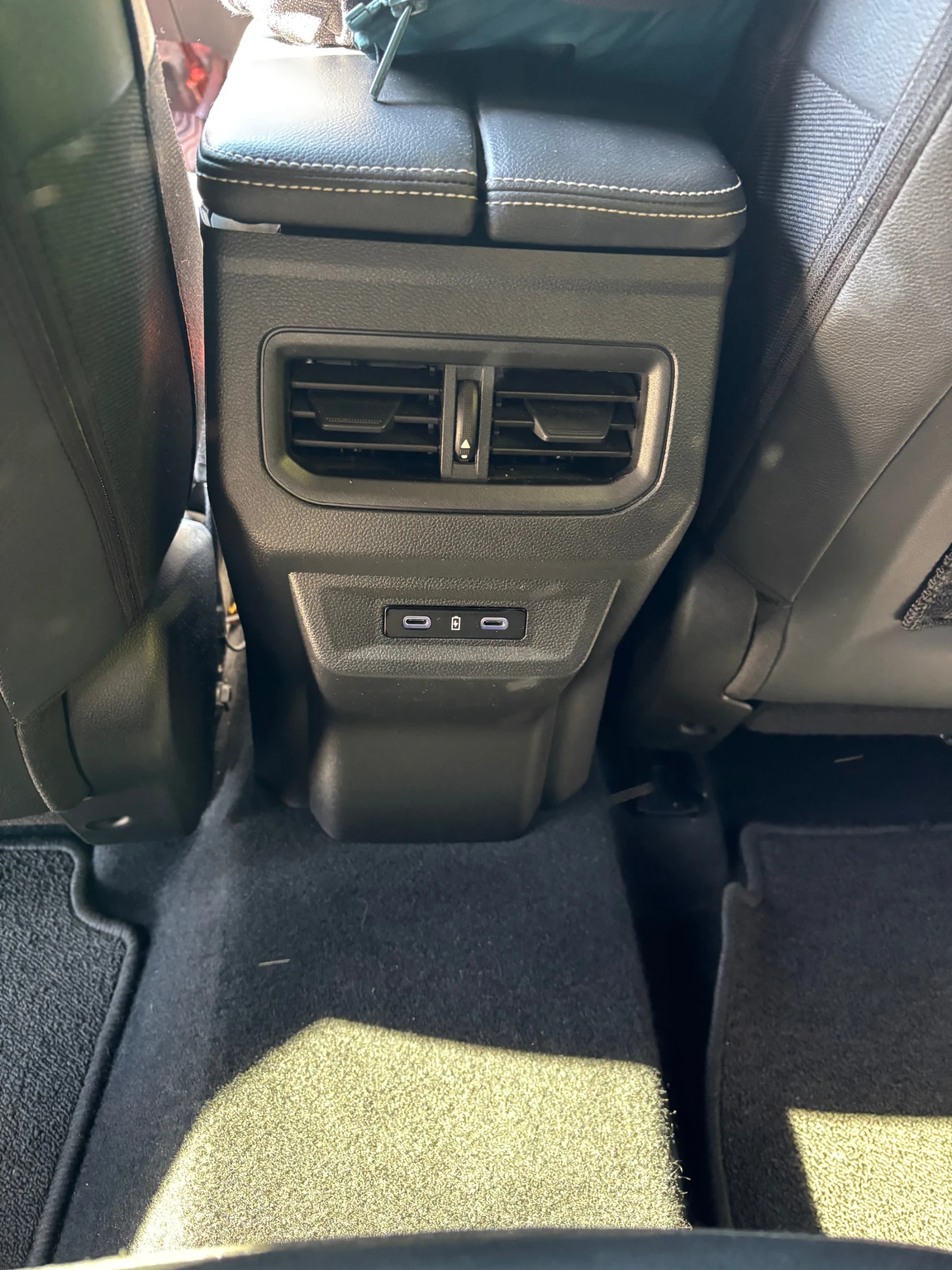 Renault Austral, снимка 15 - Автомобили и джипове - 56371759