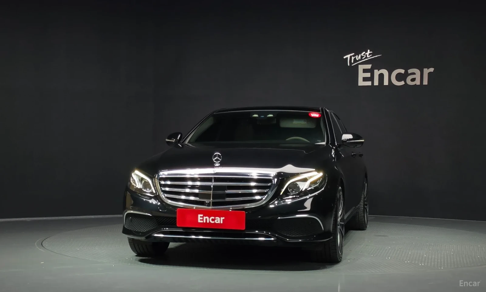 Mercedes-Benz E 300 Дигитално табло\3-D Burmeister\Масаж\360 Камери, снимка 3 - Автомобили и джипове - 56397312