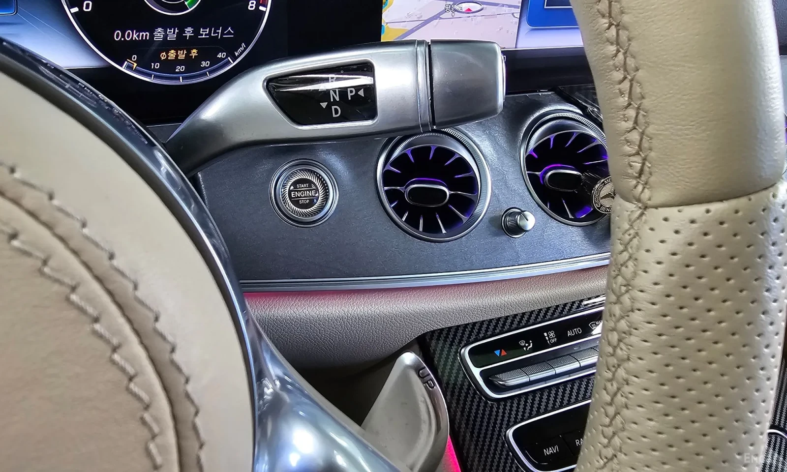 Mercedes-Benz E 300 Дигитално табло\3-D Burmeister\Масаж\360 Камери, снимка 9 - Автомобили и джипове - 56397312