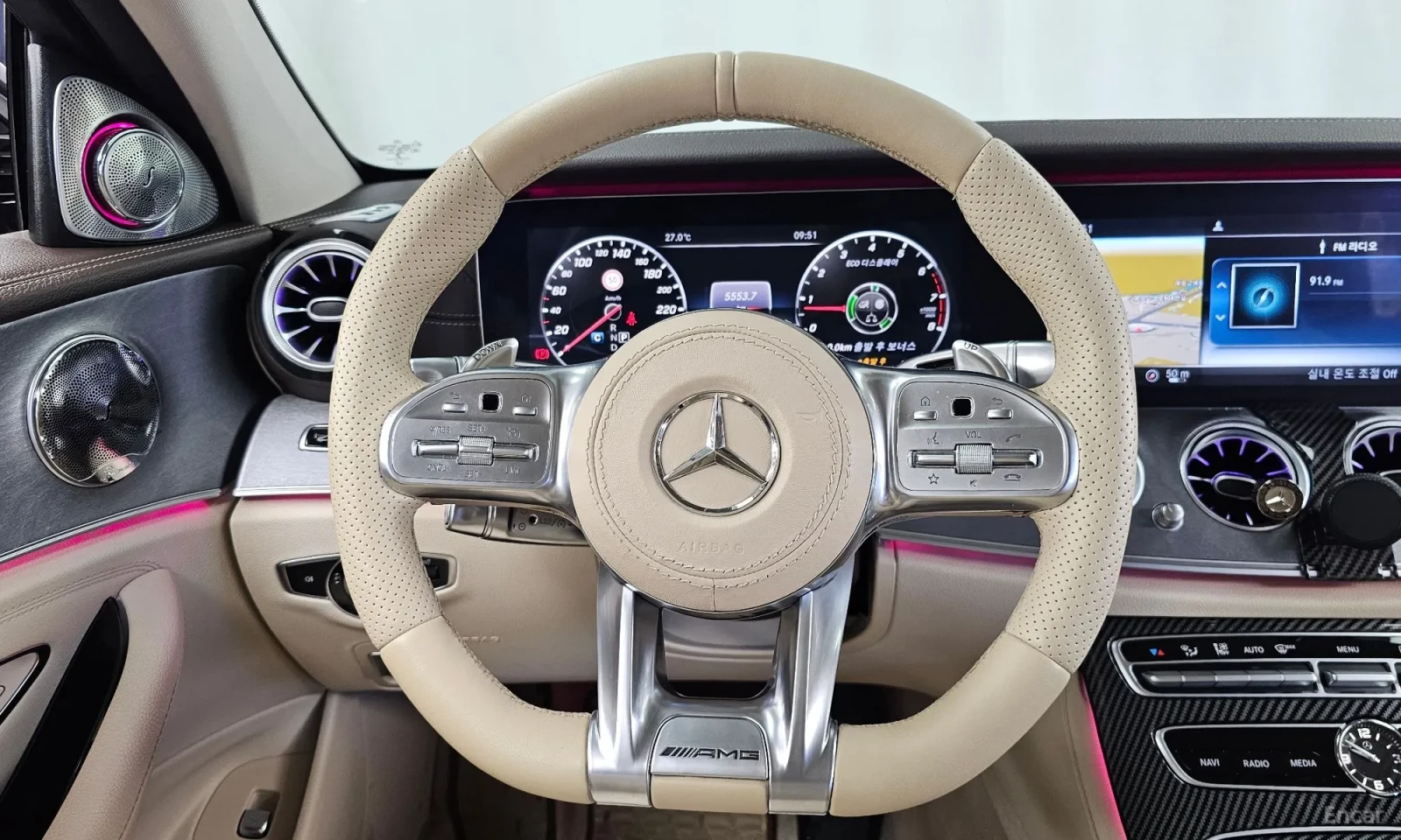 Mercedes-Benz E 300 Дигитално табло\3-D Burmeister\Масаж\360 Камери, снимка 13 - Автомобили и джипове - 56397312