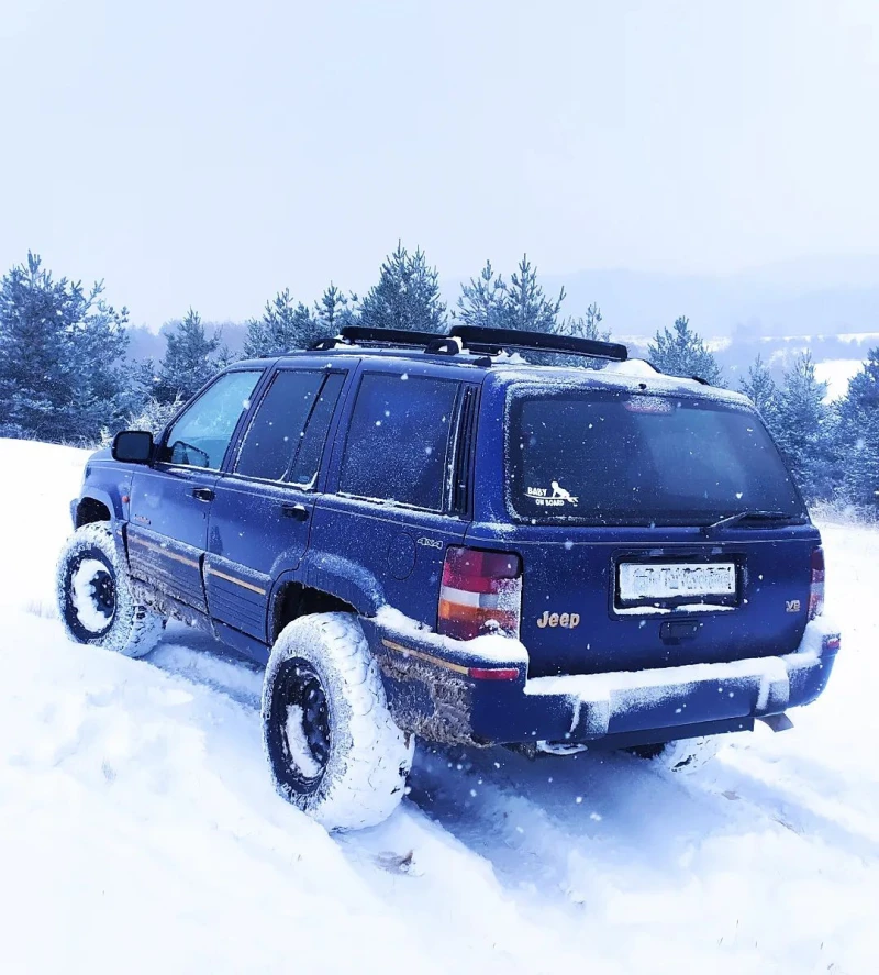 Jeep Grand cherokee 5.2 V8, снимка 3 - Автомобили и джипове - 48160057