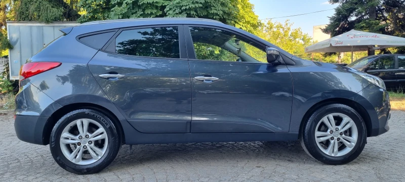 Hyundai IX35 2.0CRDI * 4WD* * AVTOMAT* * NAVI* * ШВЕЙЦАРИЯ* , снимка 4 - Автомобили и джипове - 51000428