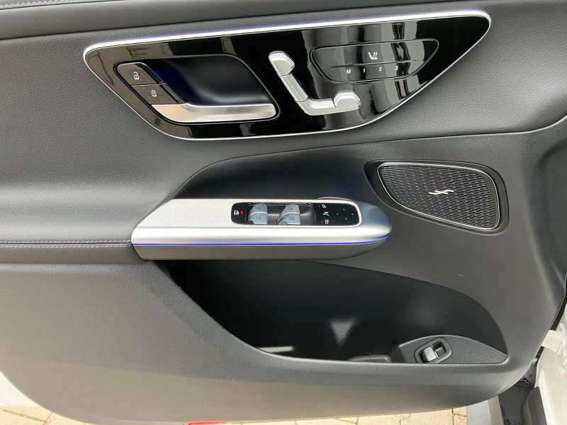 Mercedes-Benz GLC 300 de 4-MATIC AMG-LINE HYBRID NIGHT 360 KEYLESS-GO , снимка 5 - Автомобили и джипове - 51967412