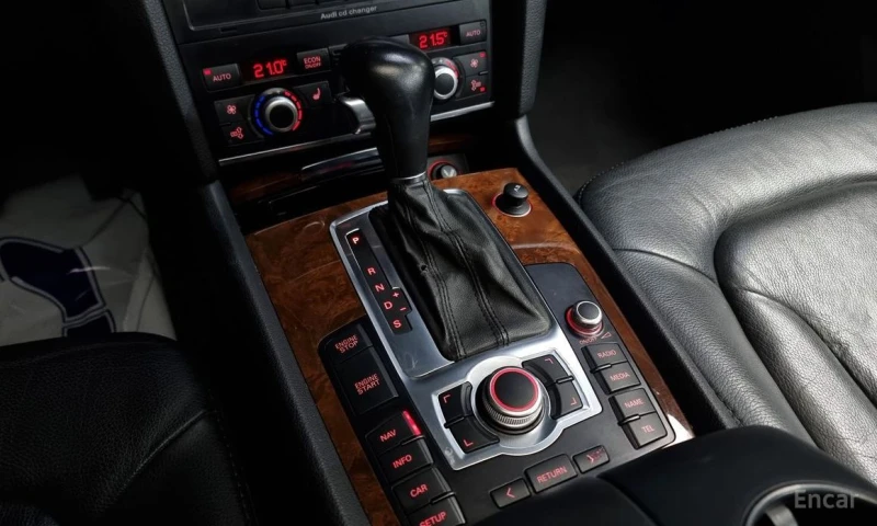 Audi Q7, снимка 9 - Автомобили и джипове - 52997686