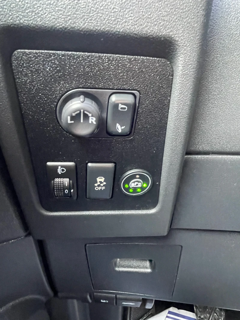 Nissan Qashqai 1.6 газ BRC като нова , снимка 13 - Автомобили и джипове - 53499661