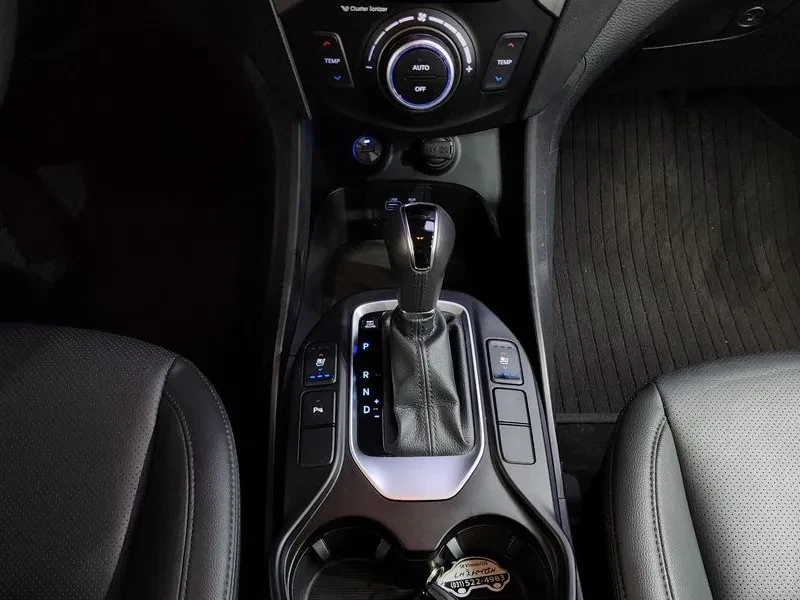 Hyundai Santa fe 2.0 2Wd Premium, снимка 9 - Автомобили и джипове - 55888720