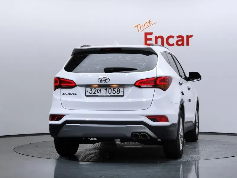 Hyundai Santa fe 2.0 2Wd Premium, снимка 4 - Автомобили и джипове - 55888720