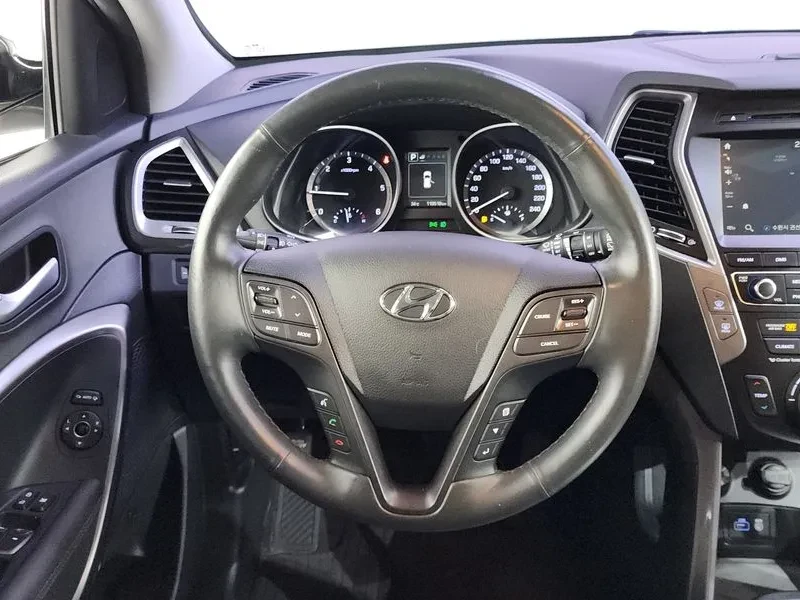 Hyundai Santa fe 2.0 2Wd Premium, снимка 13 - Автомобили и джипове - 55888720