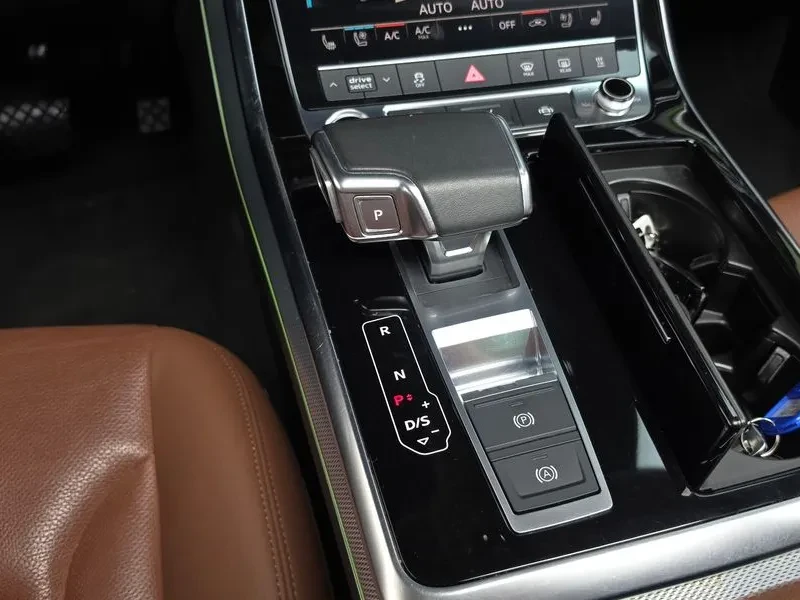 Audi Q7 3.0 TDI Quattro - САМО 30% АВАНС, снимка 9 - Автомобили и джипове - 55951549