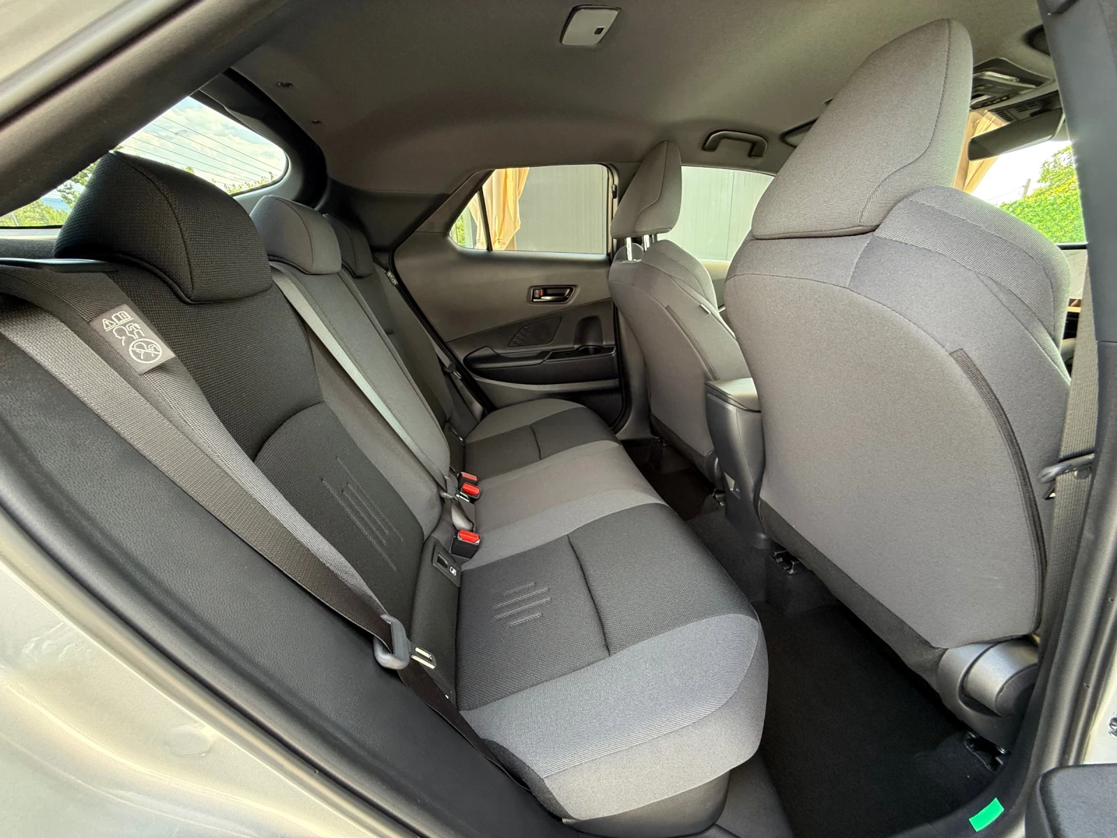 Toyota C-HR 2.0 Hybrid * * *  | Mobile.bg   12