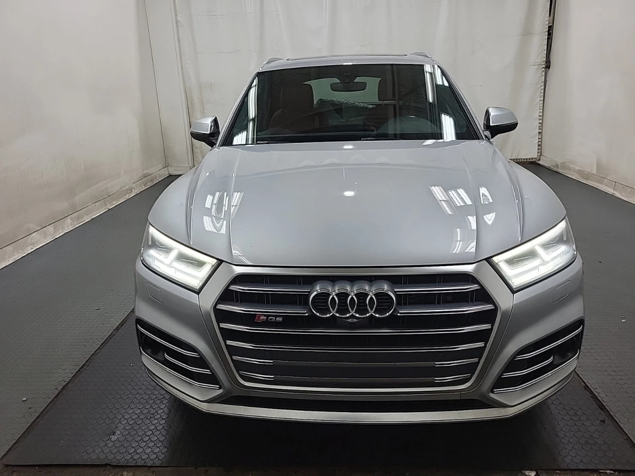 Audi SQ5 * АВТО КРЕДИТ* ЦЕНА ДО БГ * CARFAX *  - изображение 2