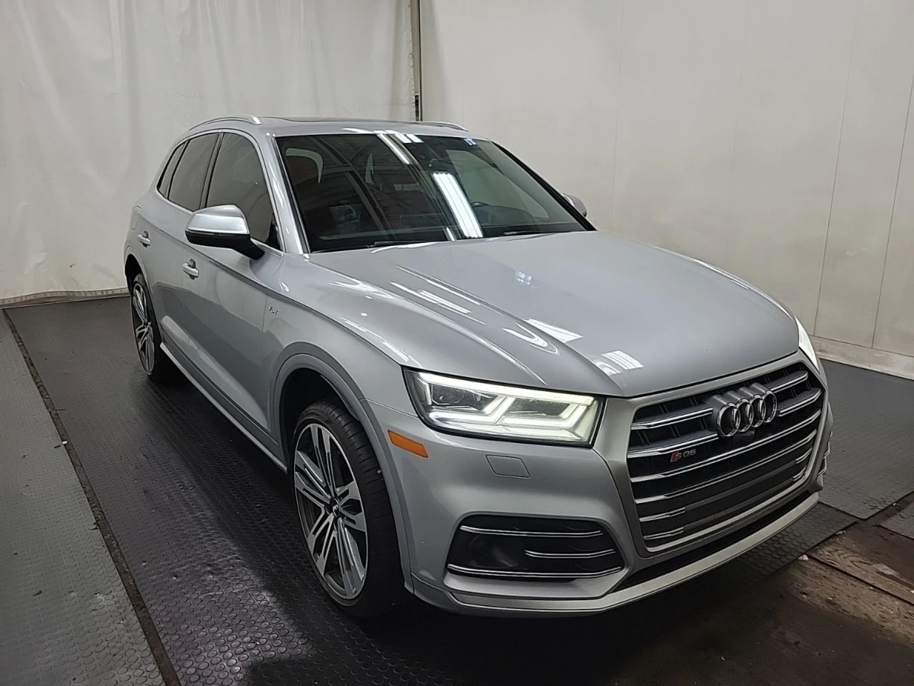 Audi SQ5 * АВТО КРЕДИТ* ЦЕНА ДО БГ * CARFAX *  - изображение 3