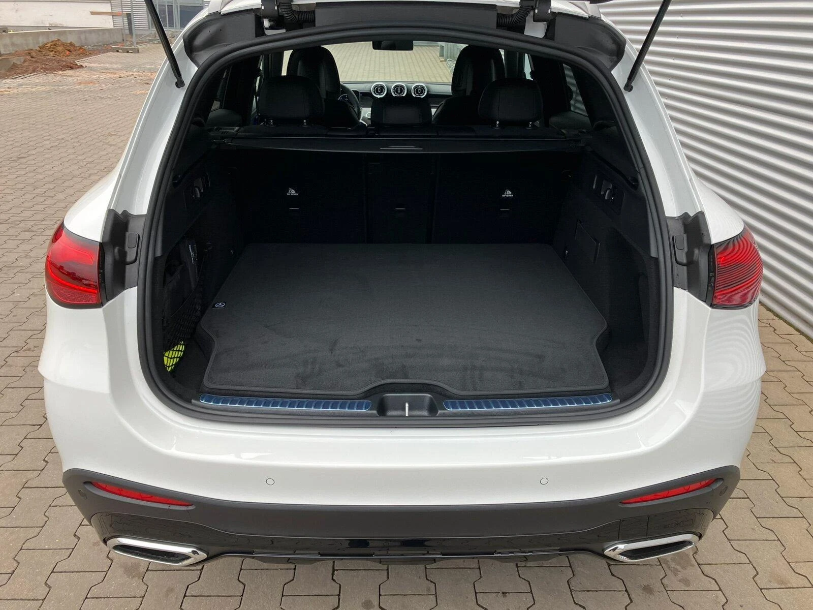 Mercedes-Benz GLC 300 de 4-MATIC AMG-LINE HYBRID NIGHT 360 KEYLESS-GO  | Mobile.bg   11