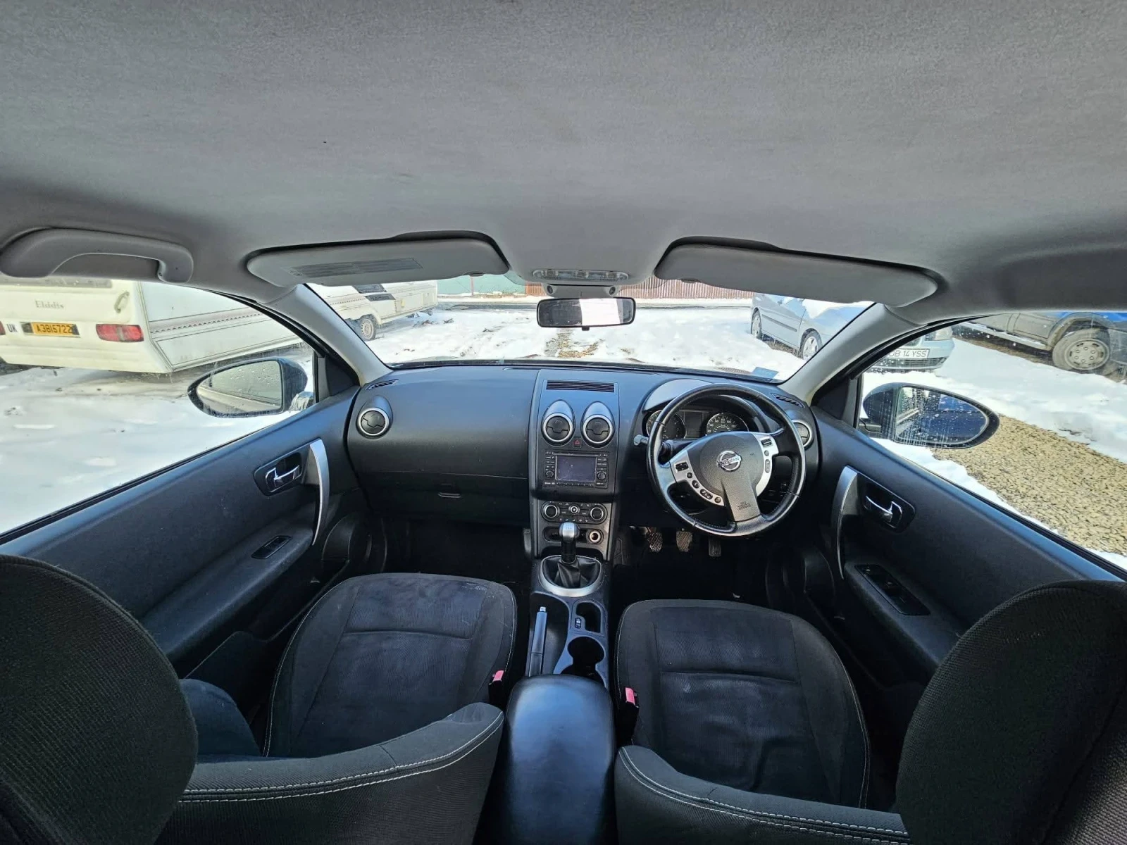 Nissan Qashqai 1.6 Бензин, снимка 11 - Автомобили и джипове - 53405383