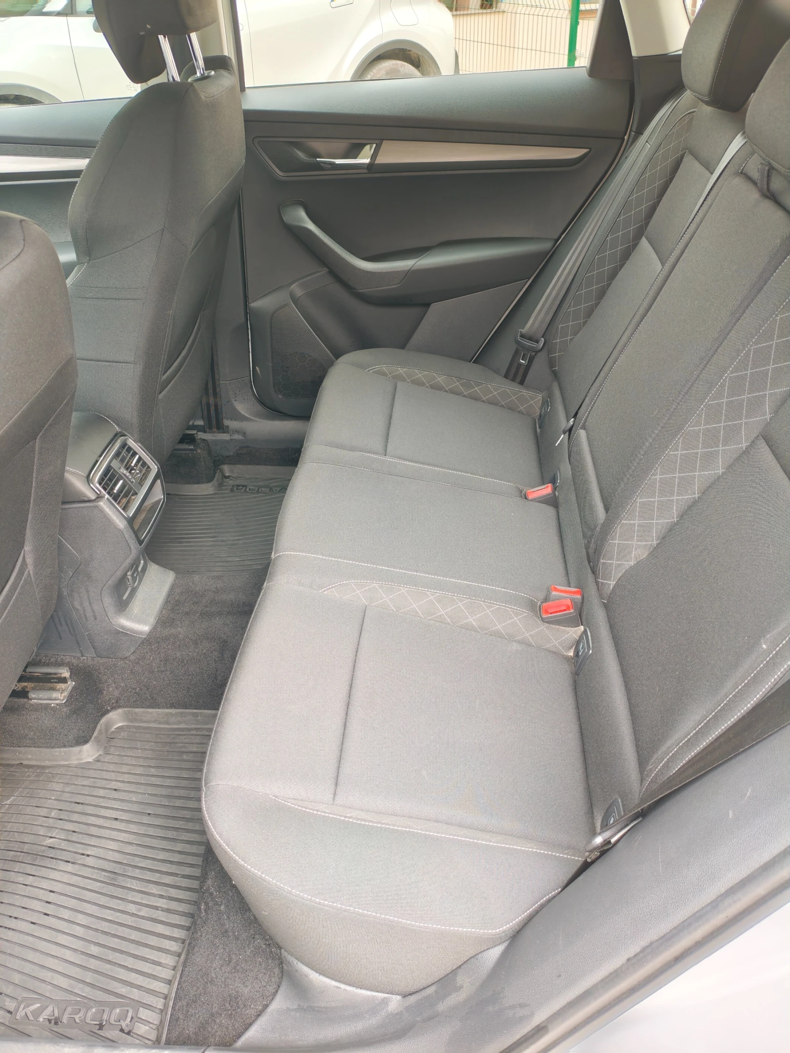 Skoda Karoq 1.5TSI 150кс. , снимка 10 - Автомобили и джипове - 54383007