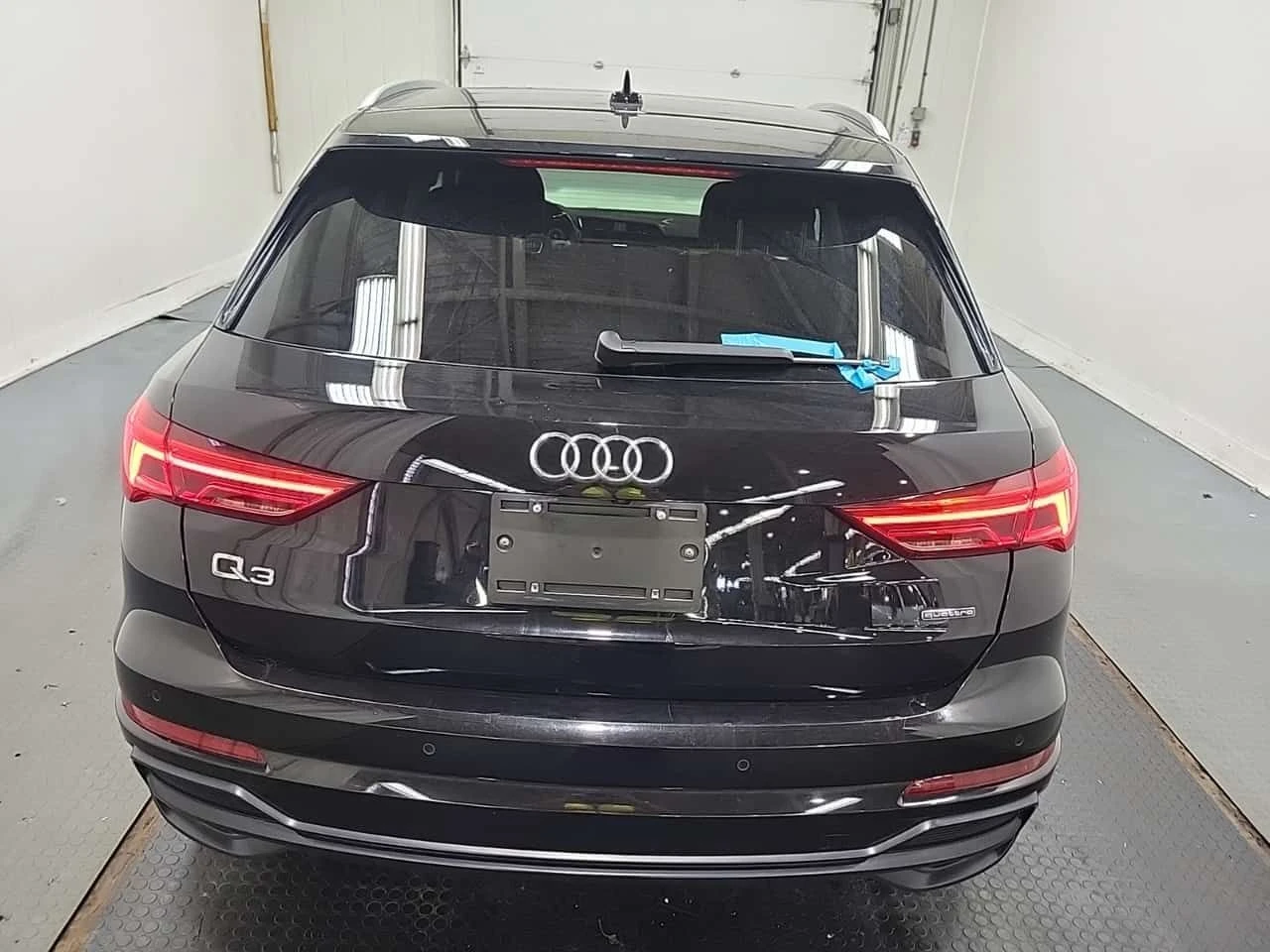 Audi Q3 * CARFAX * ПЕРФЕКТНО СЕРВИЗИРАНА * ПАНОРАМА * , снимка 5 - Автомобили и джипове - 54942111