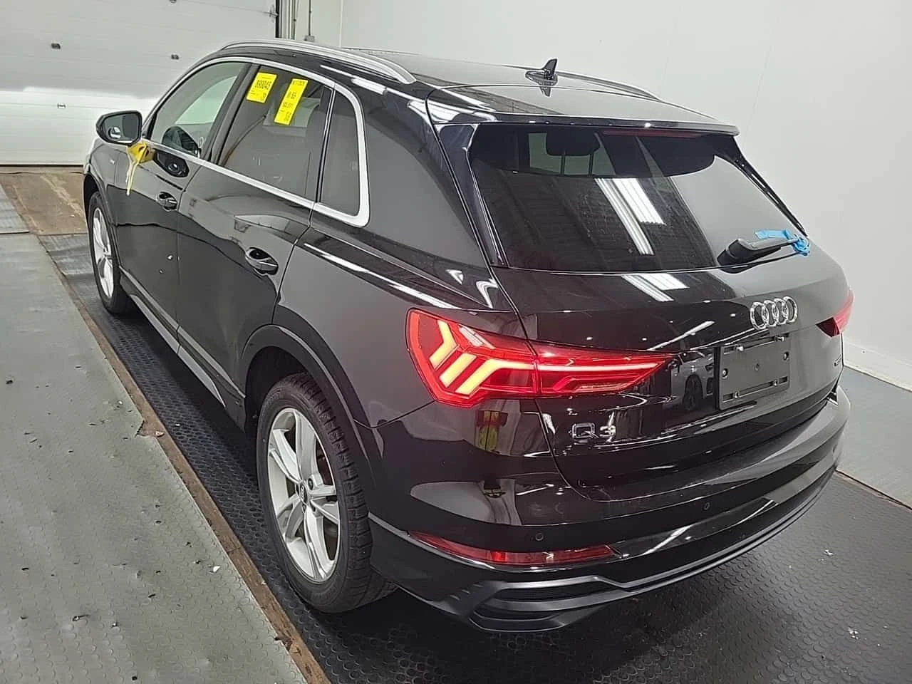 Audi Q3 * CARFAX * ПЕРФЕКТНО СЕРВИЗИРАНА * ПАНОРАМА * , снимка 4 - Автомобили и джипове - 54942111