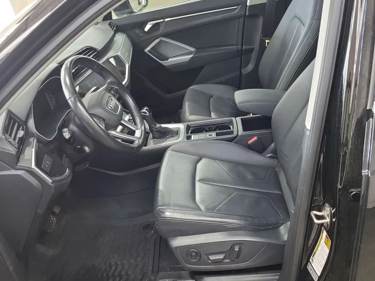 Audi Q3 * CARFAX * ПЕРФЕКТНО СЕРВИЗИРАНА * ПАНОРАМА * , снимка 9 - Автомобили и джипове - 54942111