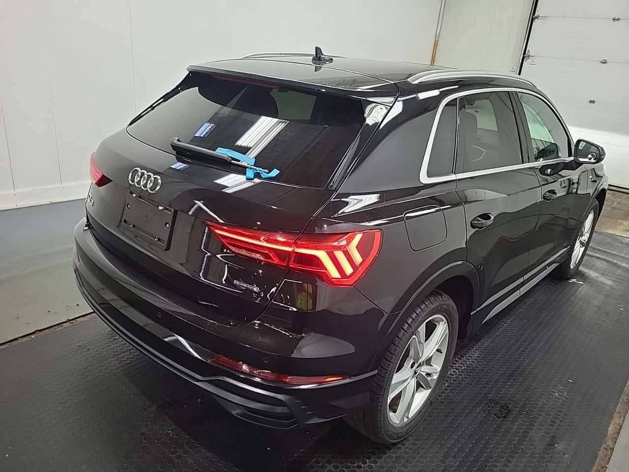 Audi Q3 * CARFAX * ПЕРФЕКТНО СЕРВИЗИРАНА * ПАНОРАМА * , снимка 3 - Автомобили и джипове - 54942111