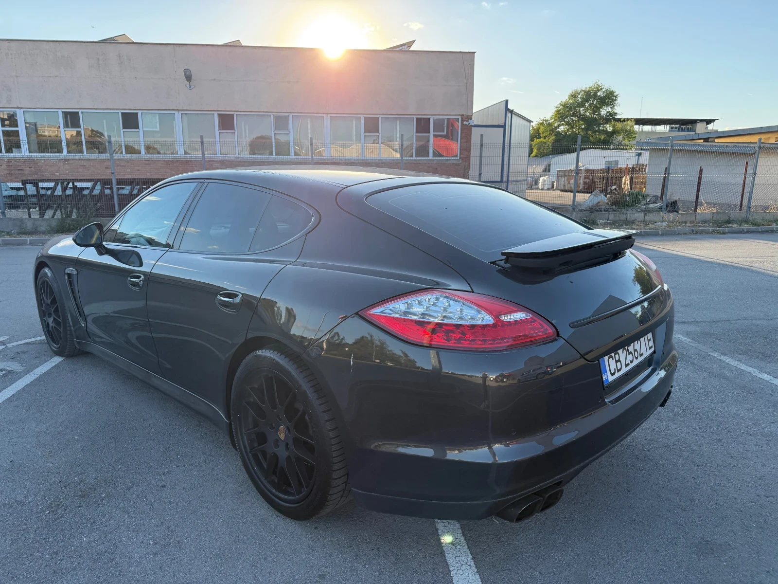 Porsche Panamera ЗАДЪЛЖИТЕЛЕН* БАРТЕР* TurboS* 550кс, снимка 7 - Автомобили и джипове - 55013688