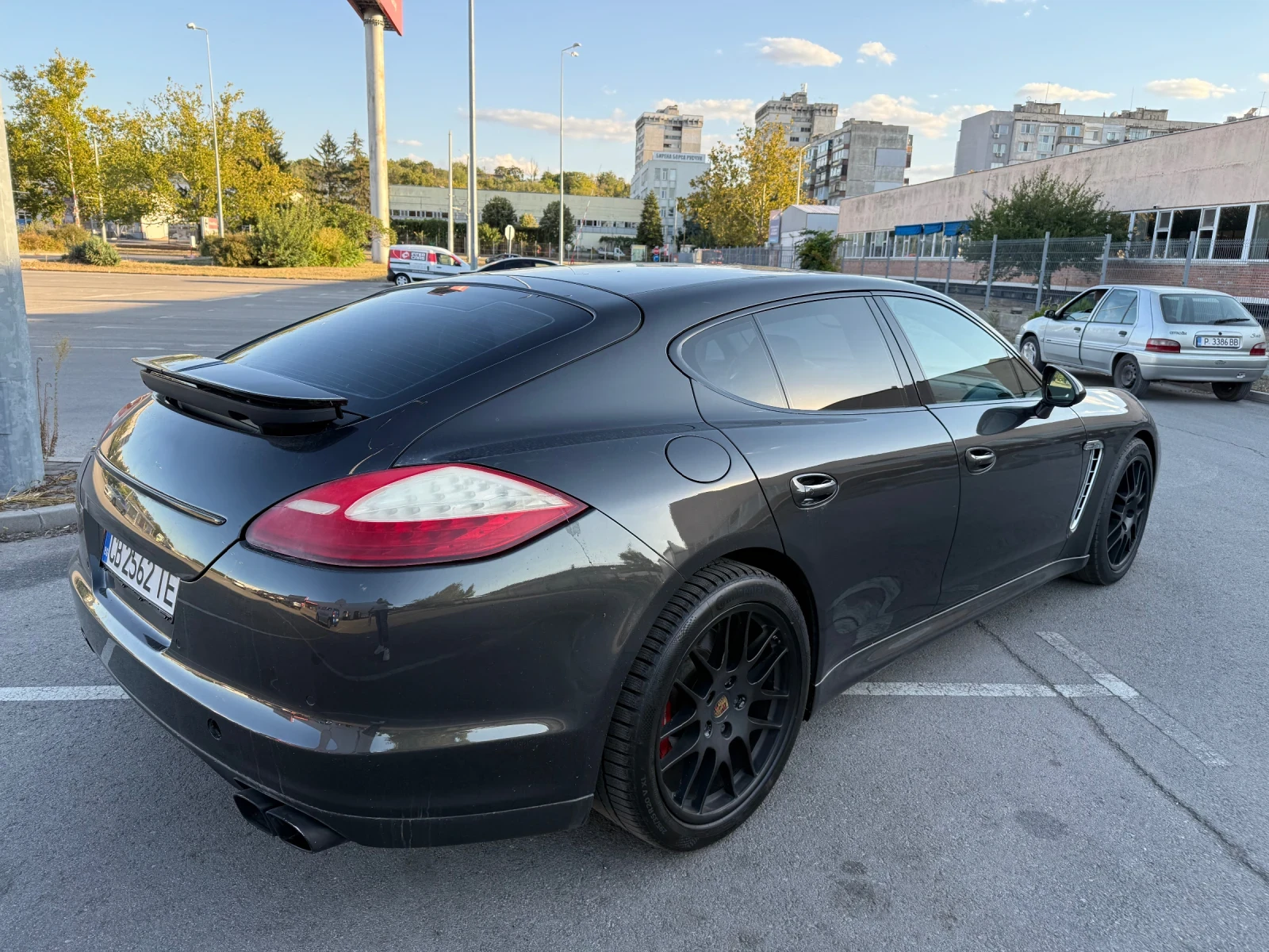 Porsche Panamera ЗАДЪЛЖИТЕЛЕН* БАРТЕР* TurboS* 550кс, снимка 6 - Автомобили и джипове - 55013688