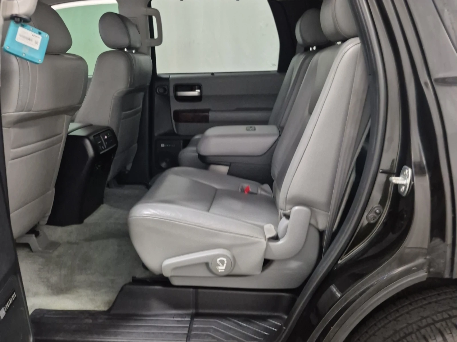 Toyota Sequoia PLATINIM * 4WD * 7 МЕСТА * БЕЗ ИНЦИДЕНТИ * , снимка 9 - Автомобили и джипове - 55196295