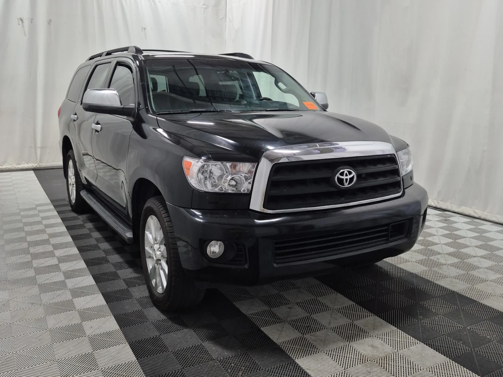 Toyota Sequoia PLATINIM * 4WD * 7 МЕСТА * БЕЗ ИНЦИДЕНТИ * , снимка 2 - Автомобили и джипове - 55196295